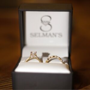 Gold wedding ring set